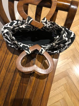 Bolso de mano estampado corazón madera