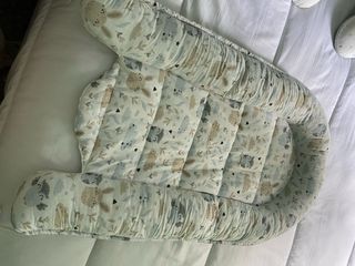 Nido para bebé con estampado de animales