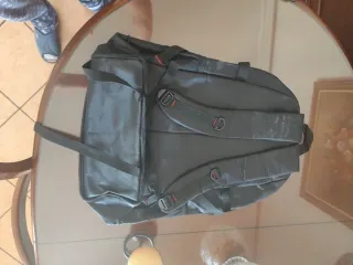 Mochila grande negra sin estrenar