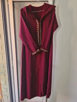 Túnica marroquí granate bordada talla M