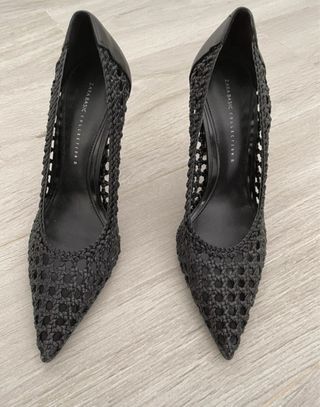 Zapatos de tacón Zara negros calados