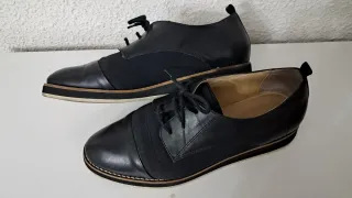 Zapatos de piel negros talla 38