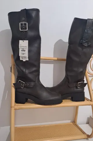 Botas altas Zara marrones. T 38.