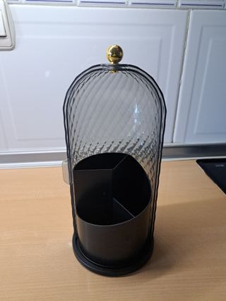 Dispensador brochas maquillaje cúpula transparente