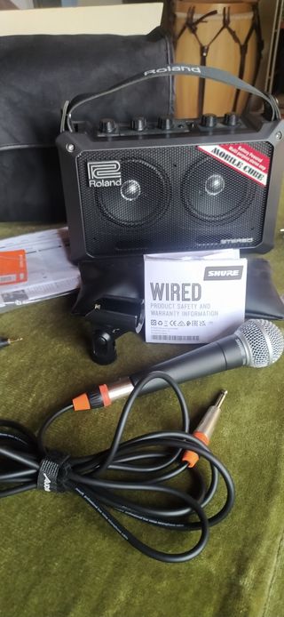 Amplificador Portátil Roland Mobile Cube + micro