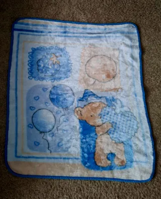 Edredón de bebé con osito y globos