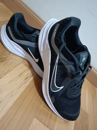 Zapatillas Nike Quest 05 Running Negras talla 45