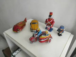 Set di giocattoli vintage in latta