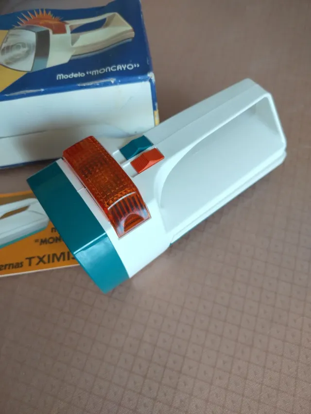 Linterna coche Moncayo años 70