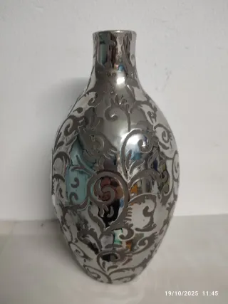 Jarrón Plateado Decorativo