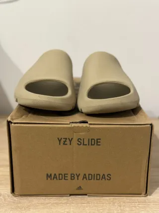 Yeezy Slide Adidas