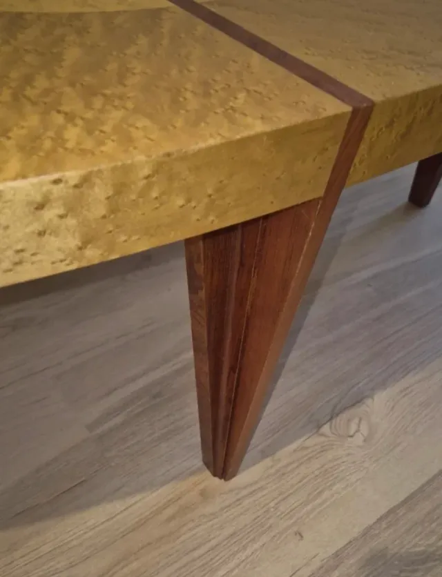 Mesa ovalada madera bubinga y raíz