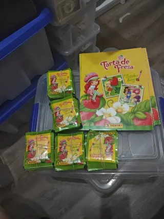 240 Sobres Tarta de Fresa Panini + 5 Álbumes