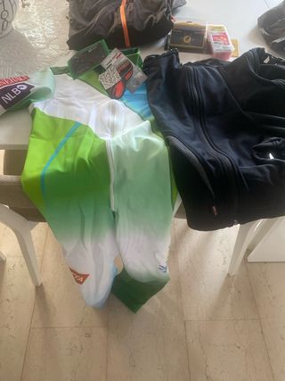 Tuta sci competizione + pantaloncini