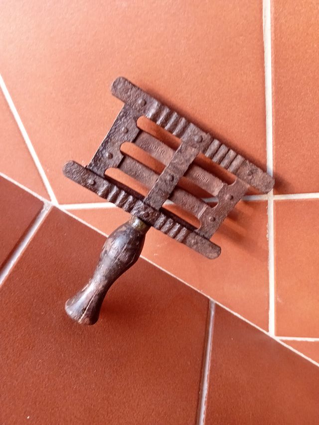 Spazzola antica per cavalli