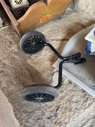 Ruedines para bicicleta infantil,usado por un niño