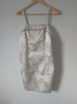 Vestido de fiesta dorado y blanco