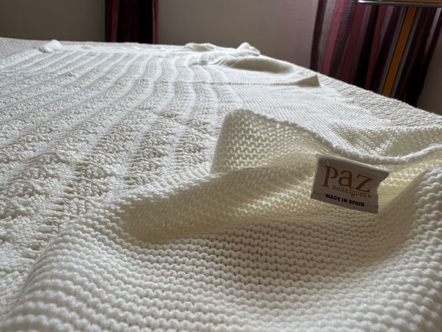 Manta bebé punto beige Paz Rodríguez