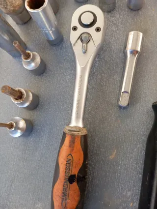 Llave Carraca 1/4 con Accesorios