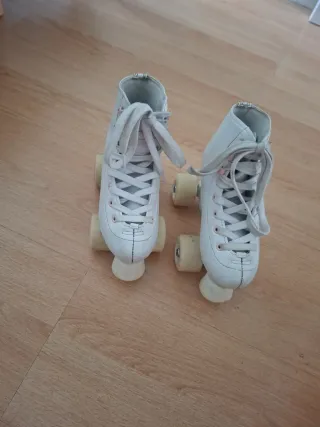 Patines de 4 ruedas blancos