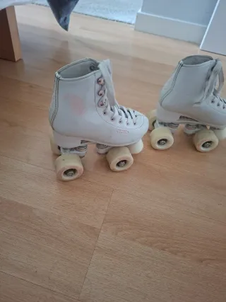 Patines de 4 ruedas blancos