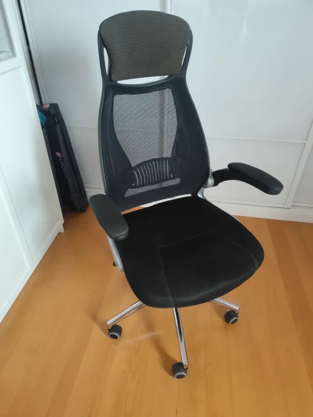 Silla de oficina con ruedas