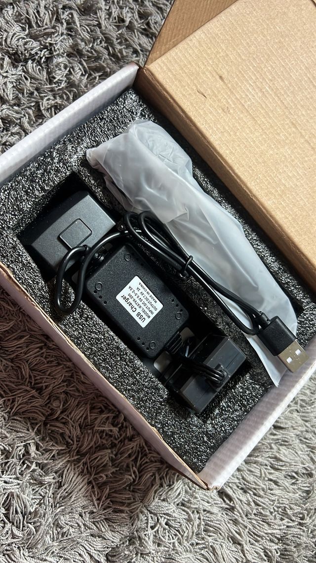 Batería Drone Negra y Blanca