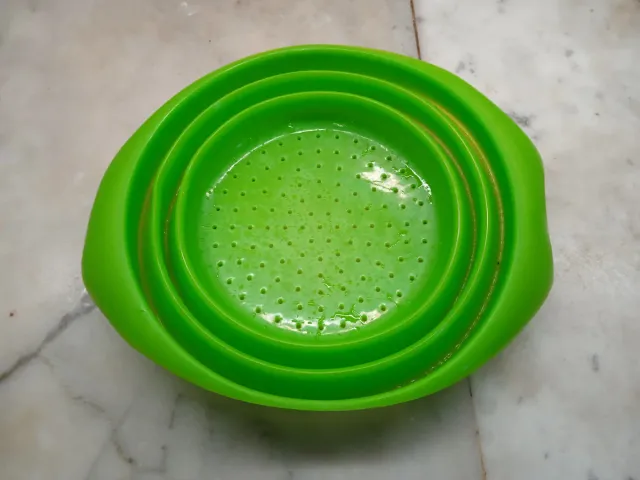 Scolapasta pieghevole