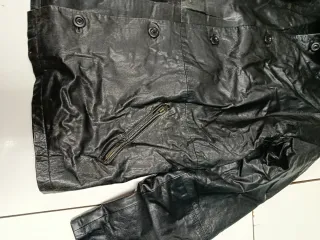 Chaquetón de cuero negro talla 60
En muy buen esta