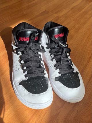 Tenis Jordan Access Blancos y Negros