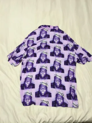 Camisa Biggie Smalls B.I.G Morada Talla S