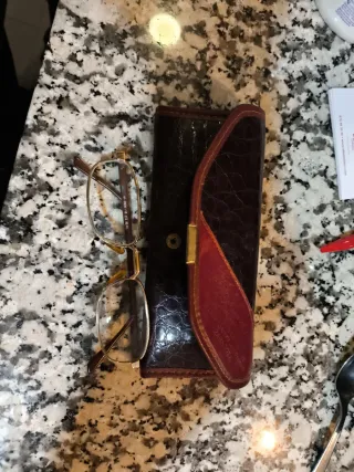 Monedero piel cocodrilo marrón y rojo