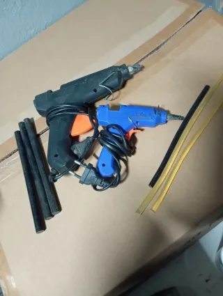 Pistolas de silicona caliente y barras