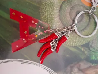 Portachiavi lettera A peperoncini stelle