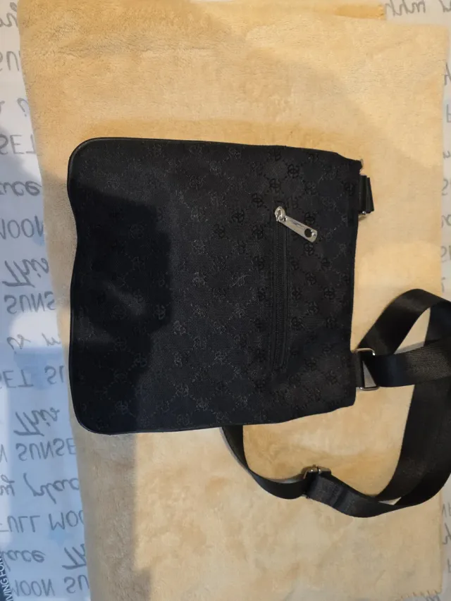 Bandolera Gucci Negra con Raya Verde y Roja