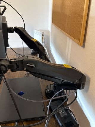 2 Monitores HP 25x 144Hz + Soporte