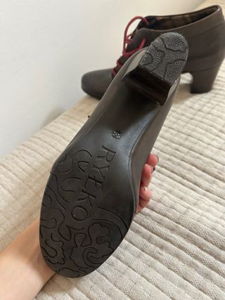 Botines de invierno de piel con borrego y cordones