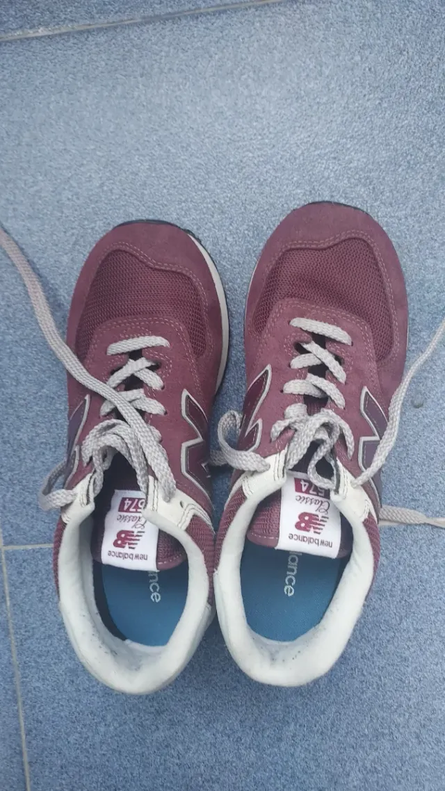 Zapatillas New Balance 574 T40. Granates