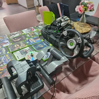 Xbox Clásica + Volante y Pedales Saitek