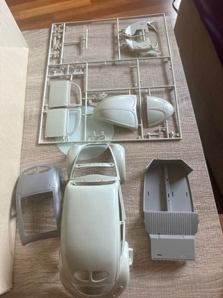 Maqueta Revell Classics VW Kafer Sun Roof 1:16