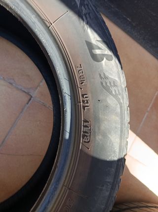 Neumático Bridgestone