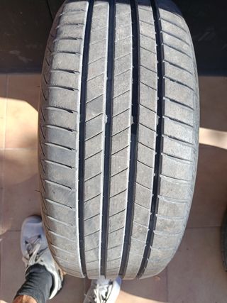 Neumático Bridgestone