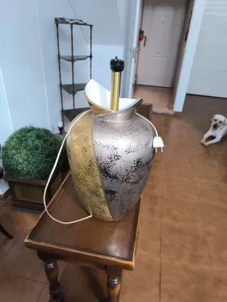 Lámpara de mesa metal dorada y plateada