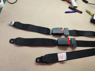 2 Cinturones de Seguridad Negros