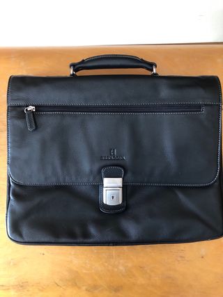 Cartera de piel Hexagona negro.