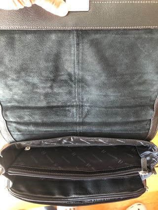 Cartera de piel Hexagona negro.