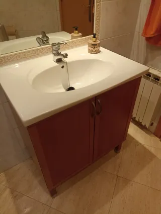 Mueble de baño Ikea madera y cerámica