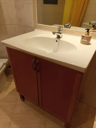 Mueble de baño Ikea madera y cerámica
