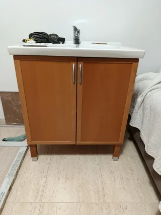 Mueble de baño Ikea madera y cerámica