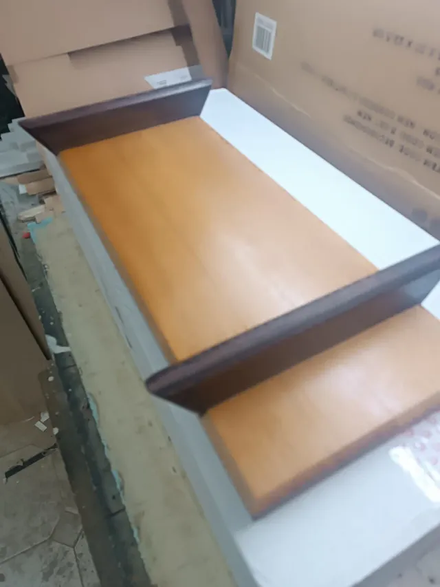 Tagliere con piedini in legno